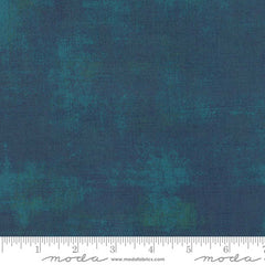 Blue grunge blender with ruler