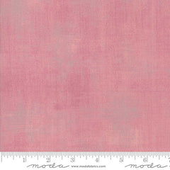 Pink grunge blender with ruler