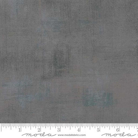 Gray grunge blender with ruler