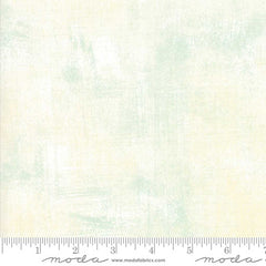 Off-white grunge blender with ruler