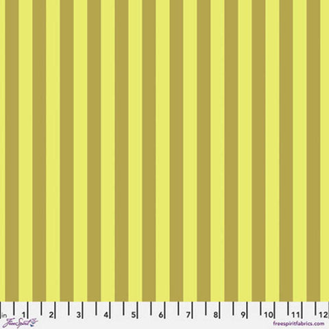 Pattern of yellow stripes with ruler